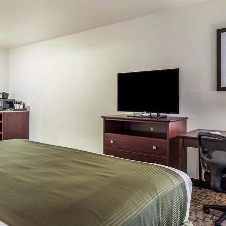 Cobblestone Hotel & Suites - Hutchinson Εξωτερικό φωτογραφία