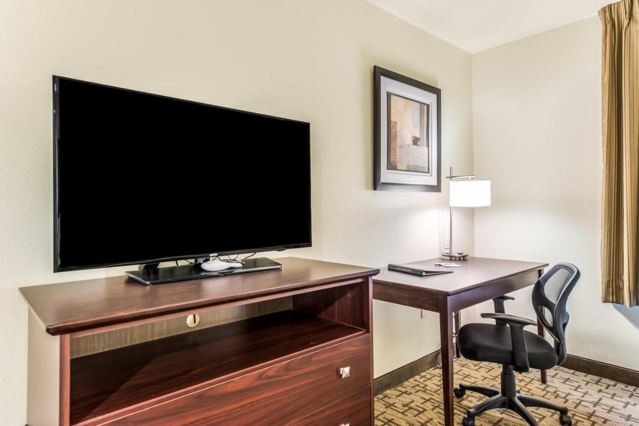 Cobblestone Hotel & Suites - Hutchinson Εξωτερικό φωτογραφία