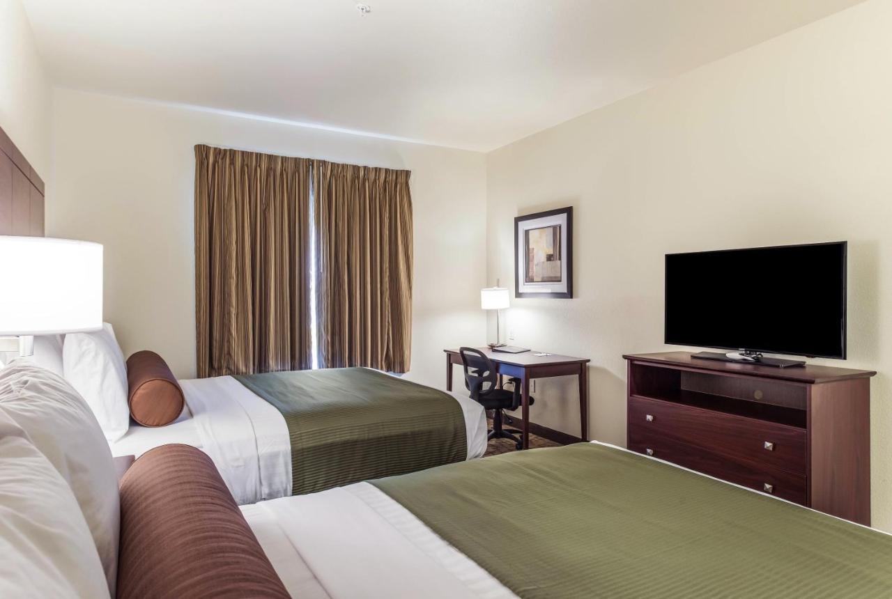 Cobblestone Hotel & Suites - Hutchinson Εξωτερικό φωτογραφία