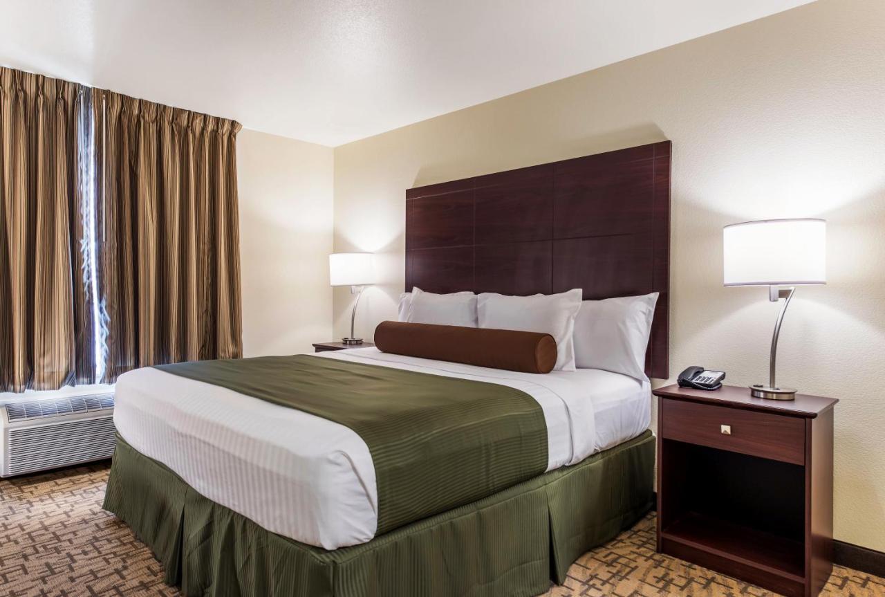 Cobblestone Hotel & Suites - Hutchinson Εξωτερικό φωτογραφία