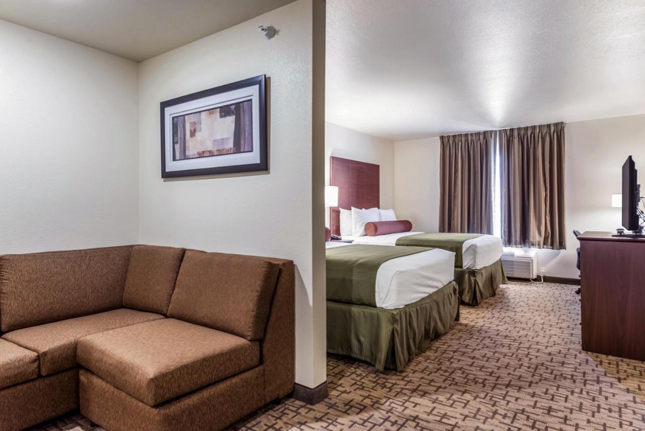 Cobblestone Hotel & Suites - Hutchinson Εξωτερικό φωτογραφία