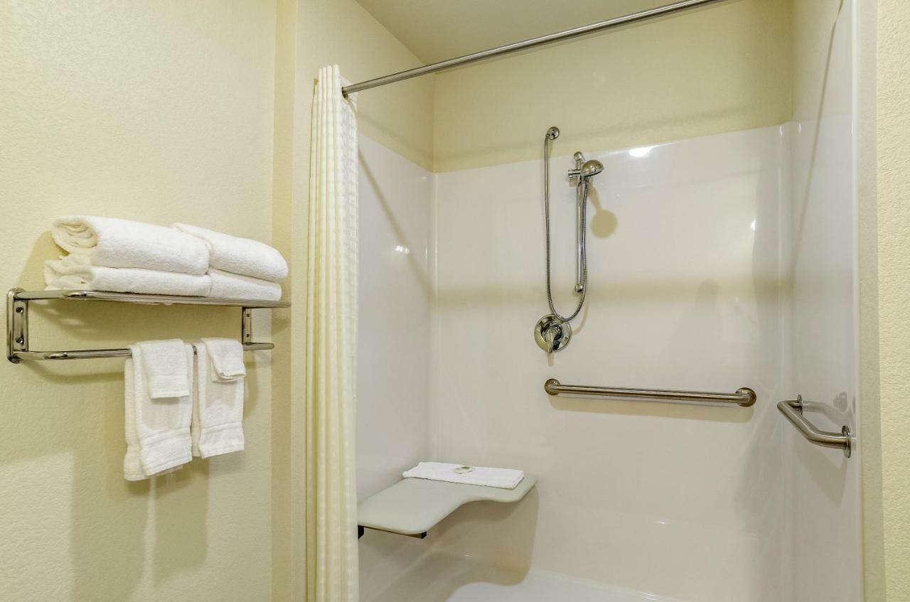 Cobblestone Hotel & Suites - Hutchinson Εξωτερικό φωτογραφία